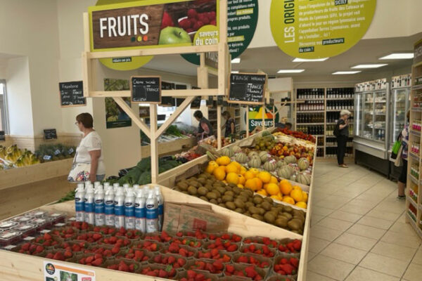 Etals-de-fruits-et-legumes-Saveurs-du-Coin Etals de fruits et légumes magasin Saveurs du Coin Chazelles-sur-Lyon