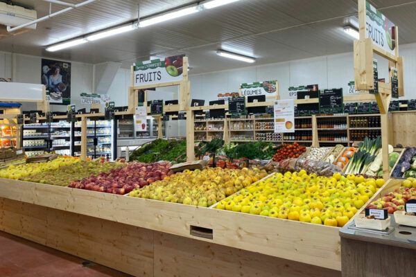 Etals de pommes magasin Terres Lyonnaises Oullins