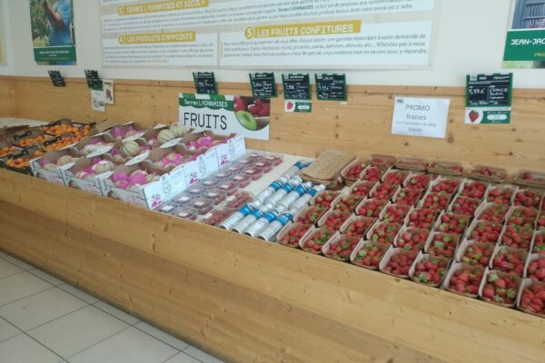 Etals de fruits Terres Lyonnaises L'Arbresle