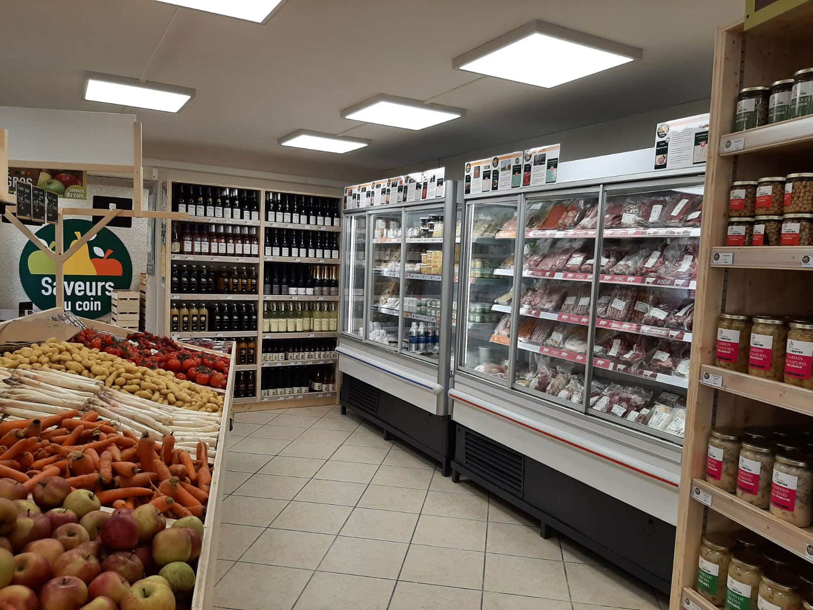 Rayon frais et boissons magasin Saveurs du Coin Chazelles-sur-Lyon