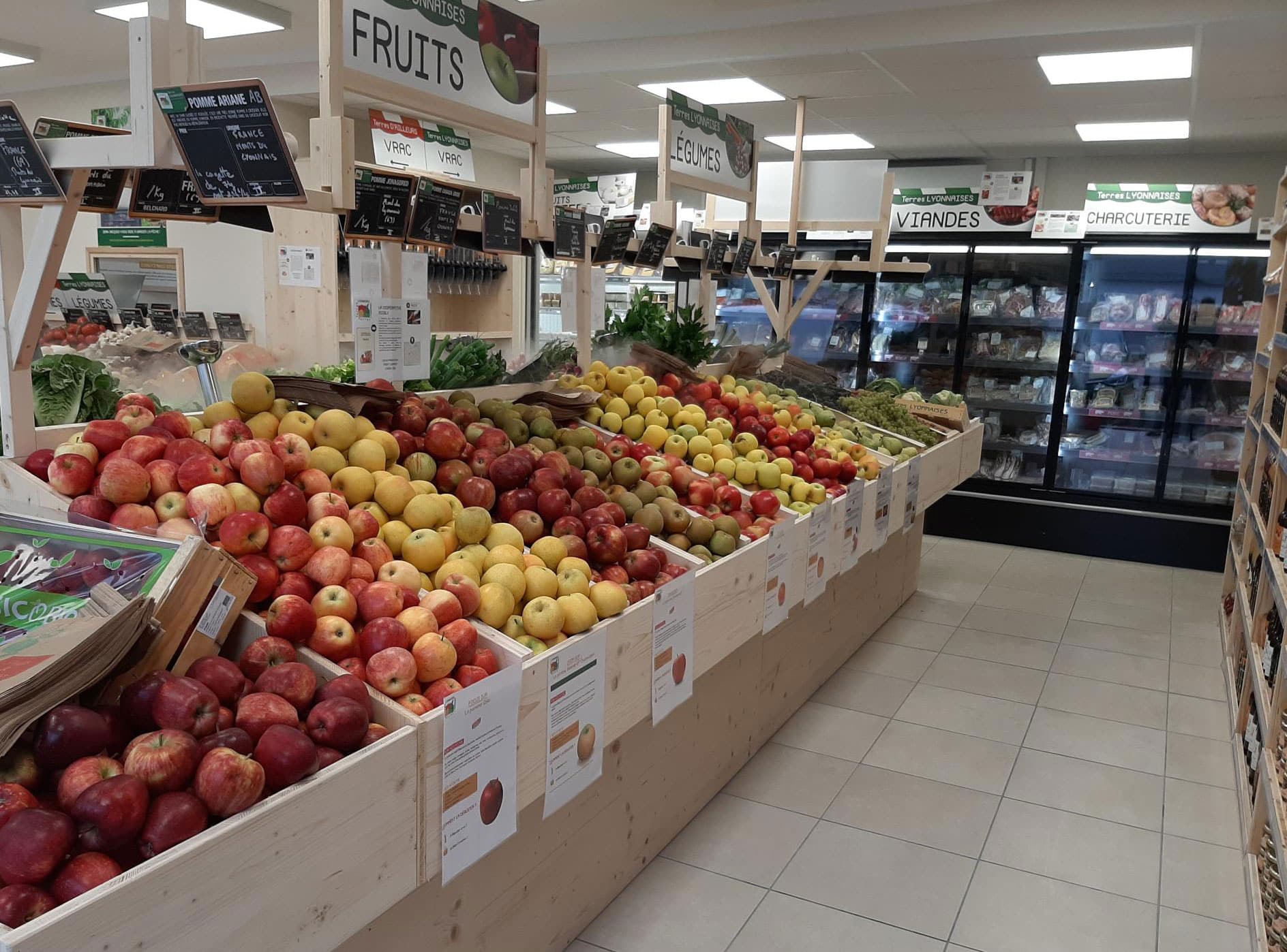 étals de pommes Terres Lyonnaises Saint-Genis-Laval