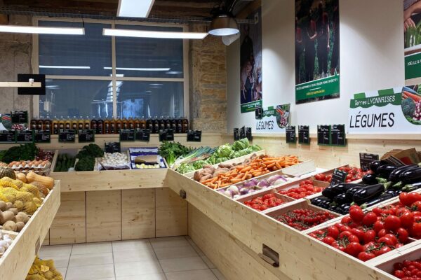 Terres lyonnaises lyon 1er PLACE ROBATEL LYON 1 MAGASIN FRUITS ET LÉGUMES